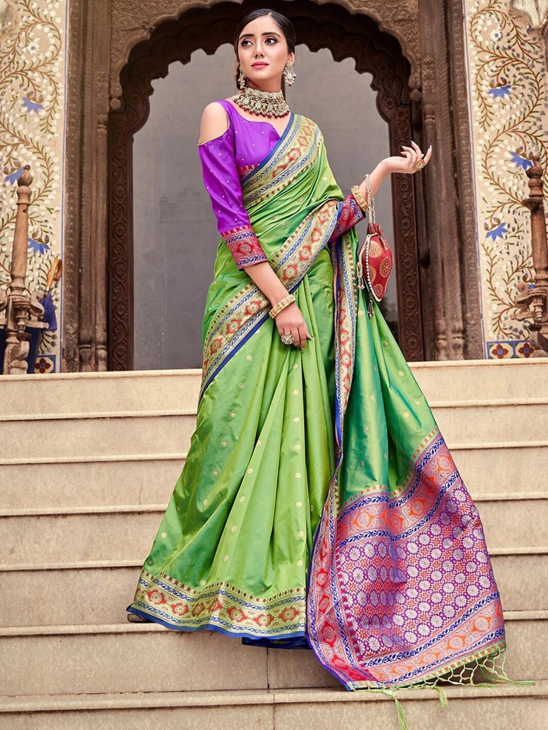 

Satrani Ethnic Motif Woven Design Zari Banarasi Saree, Green