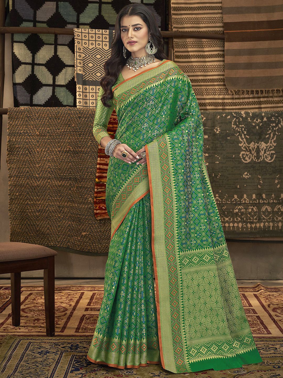 

Satrani Ethnic Motifs Woven Design Zari Banarasi Saree, Green