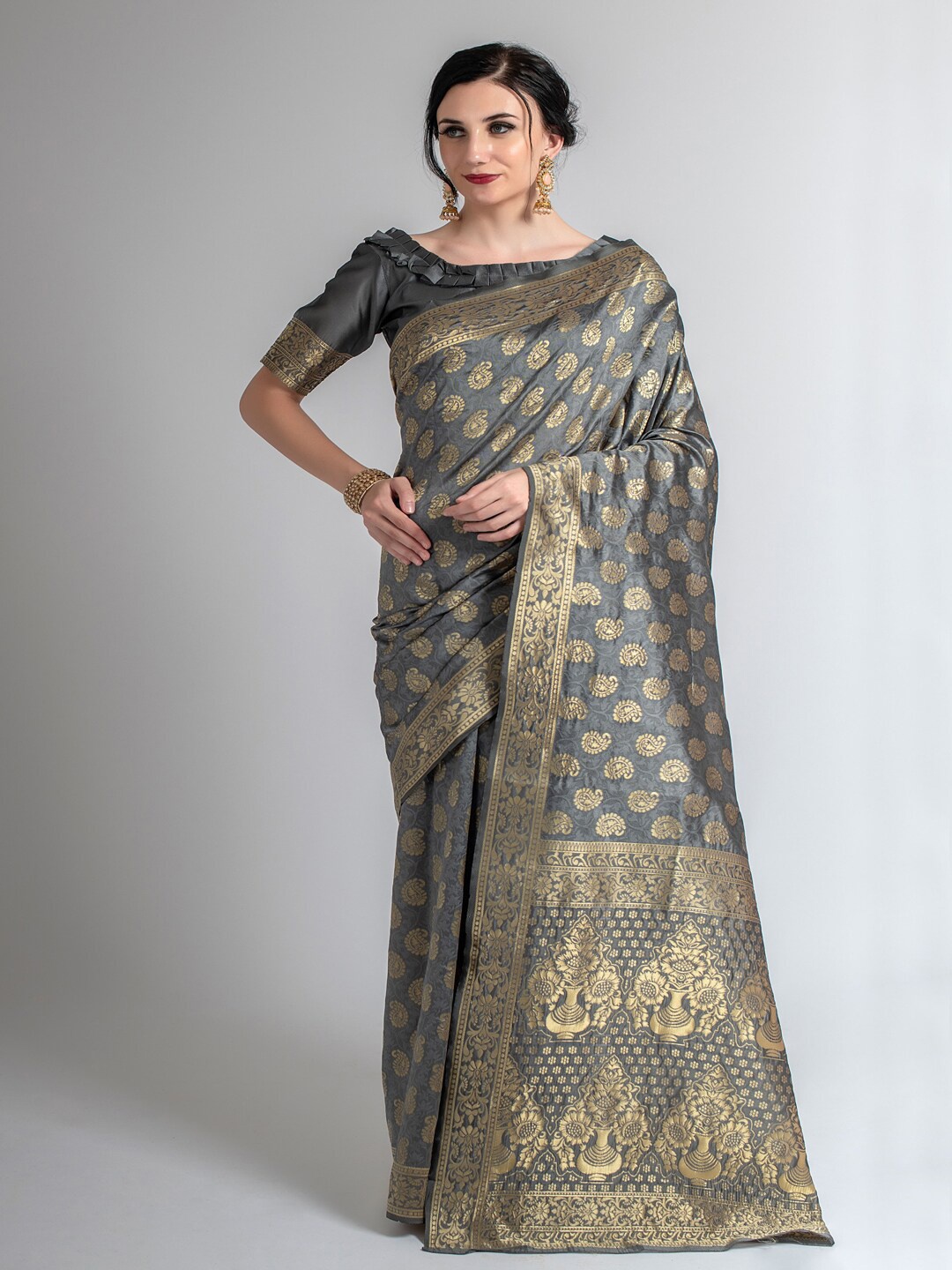 

Lilots Paisley Woven Design Zari Kota Saree, Grey