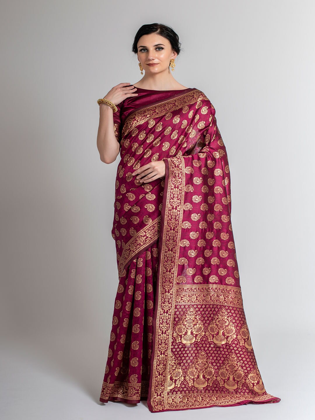 

Lilots Paisley Woven Design Zari Kota Saree, Magenta