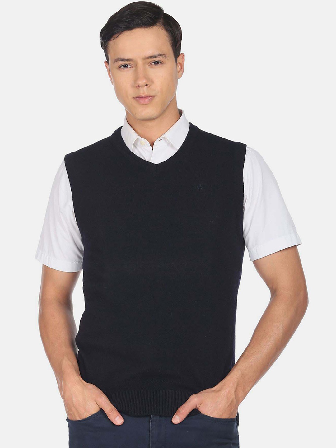 

Arrow Sport Sleeveless Sweater Vest, Navy blue