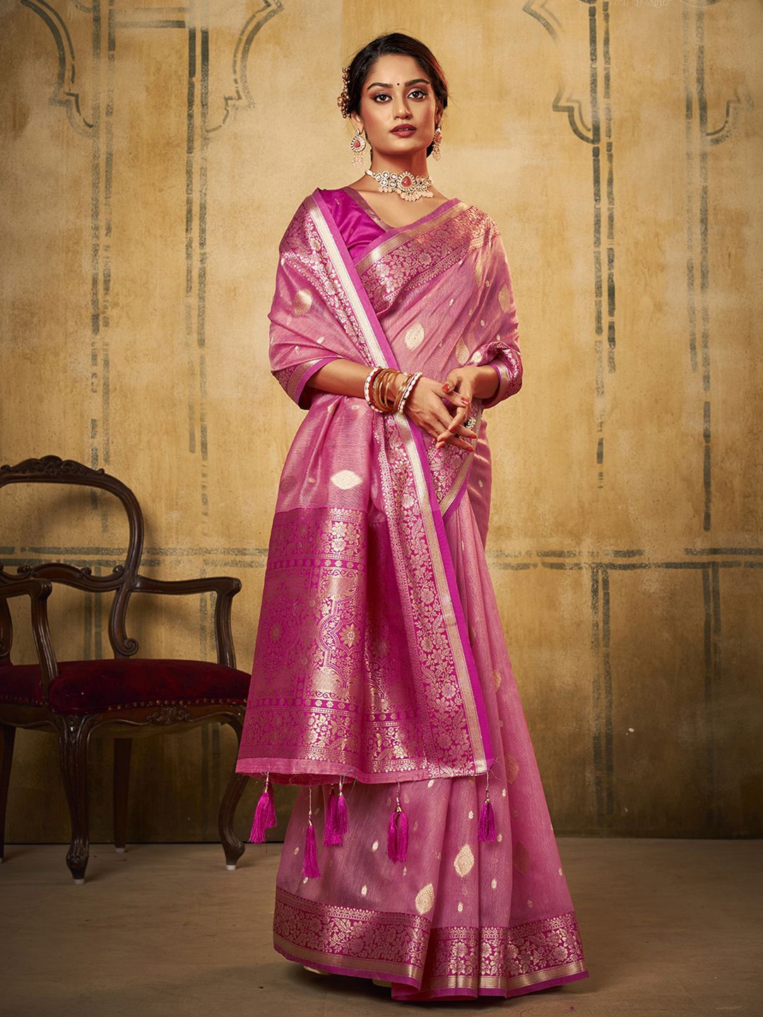 

Satrani Ethnic Motifs Woven Design Zari Banarasi Saree, Pink