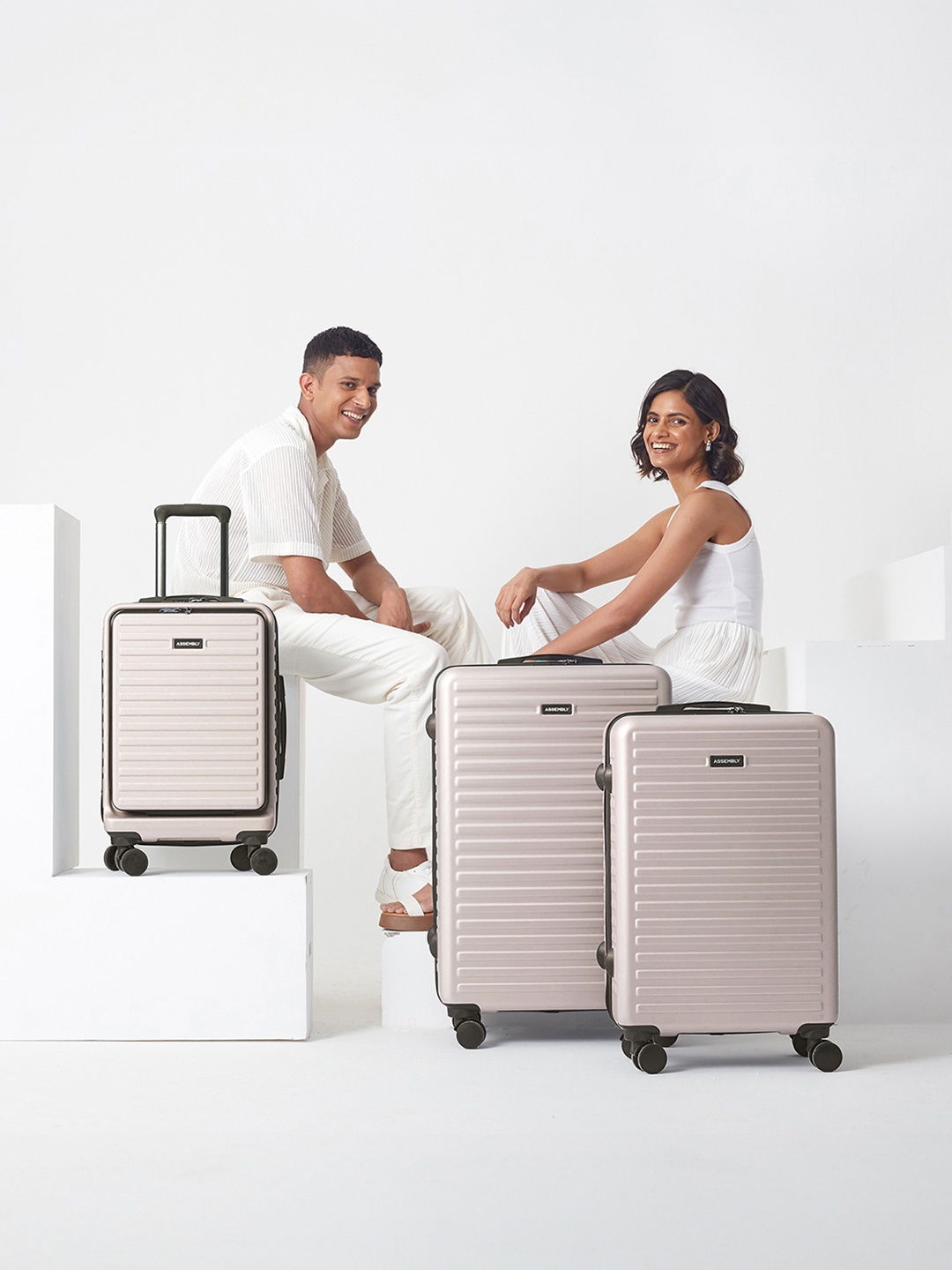 Assembly Set Of 3 Textured 360 Degree Rotation Hard-Sided Trolley Bags 40L, 60L 85L, Grey