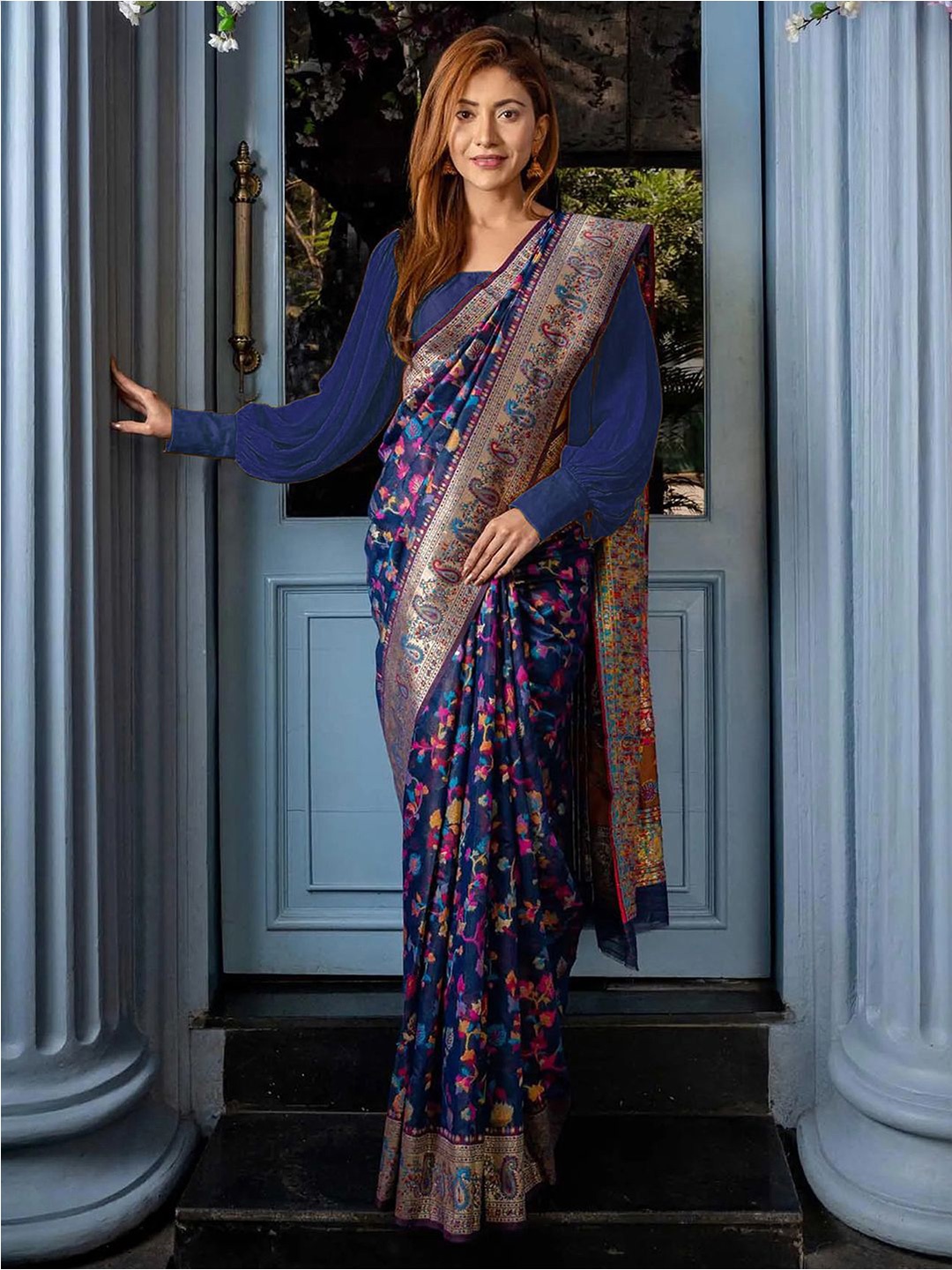 

Satrani Ethnic Motifs Woven Design Zari Banarasi Saree, Navy blue