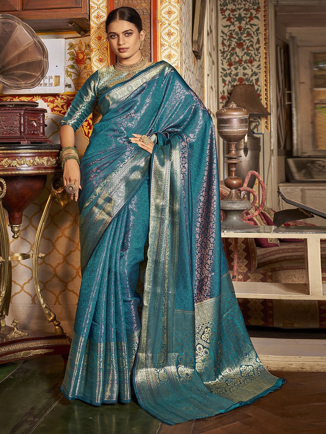 

Satrani Floral Woven Design Zari Banarasi Saree, Green