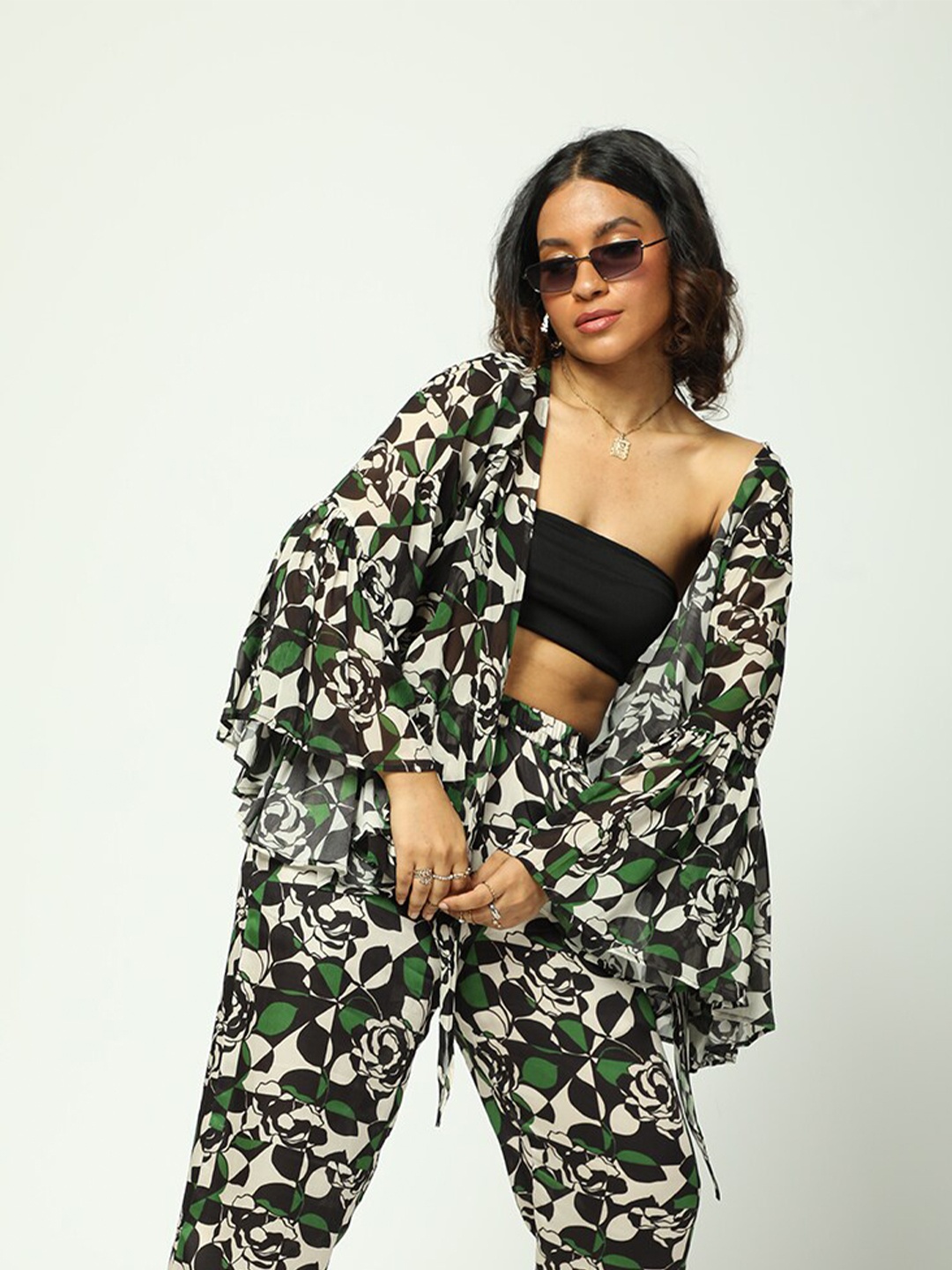 

MISSY Women Abstract Printed Long Sleeves Tie-Up Shrug, Green