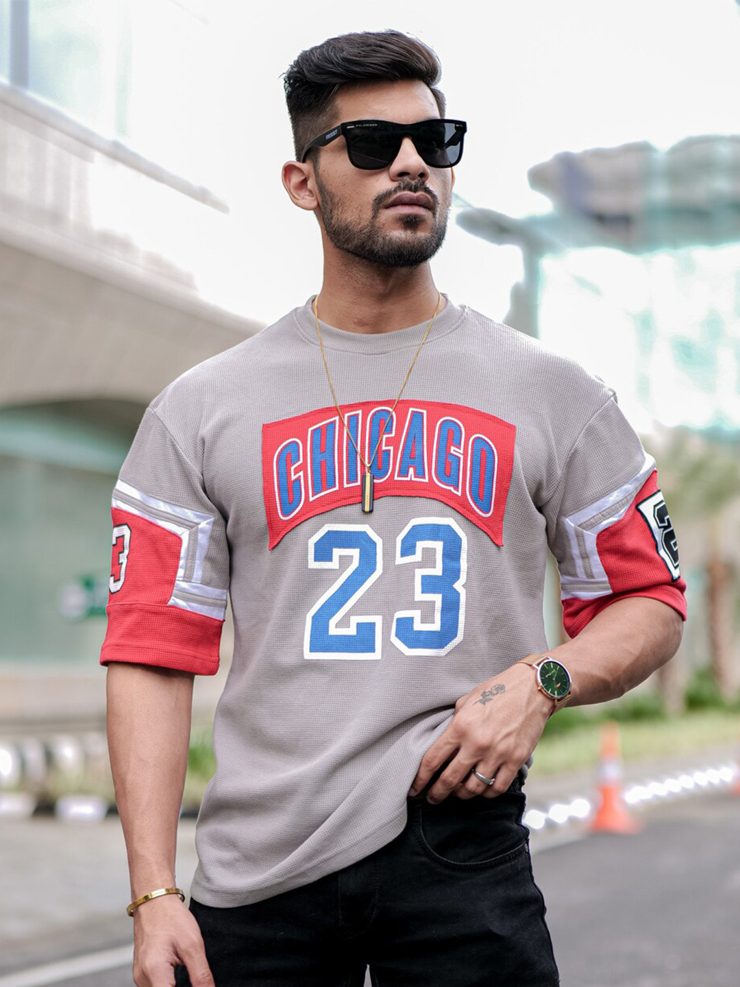 

Powerlook Men Varsity Printed Loose Fitted T-shirt, Grey
