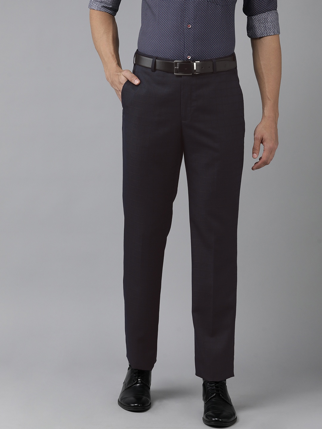 

Park Avenue Men Checked Smart Regular Fit Mid-Rise Plain Woven Flat-Front Formal Trousers, Navy blue