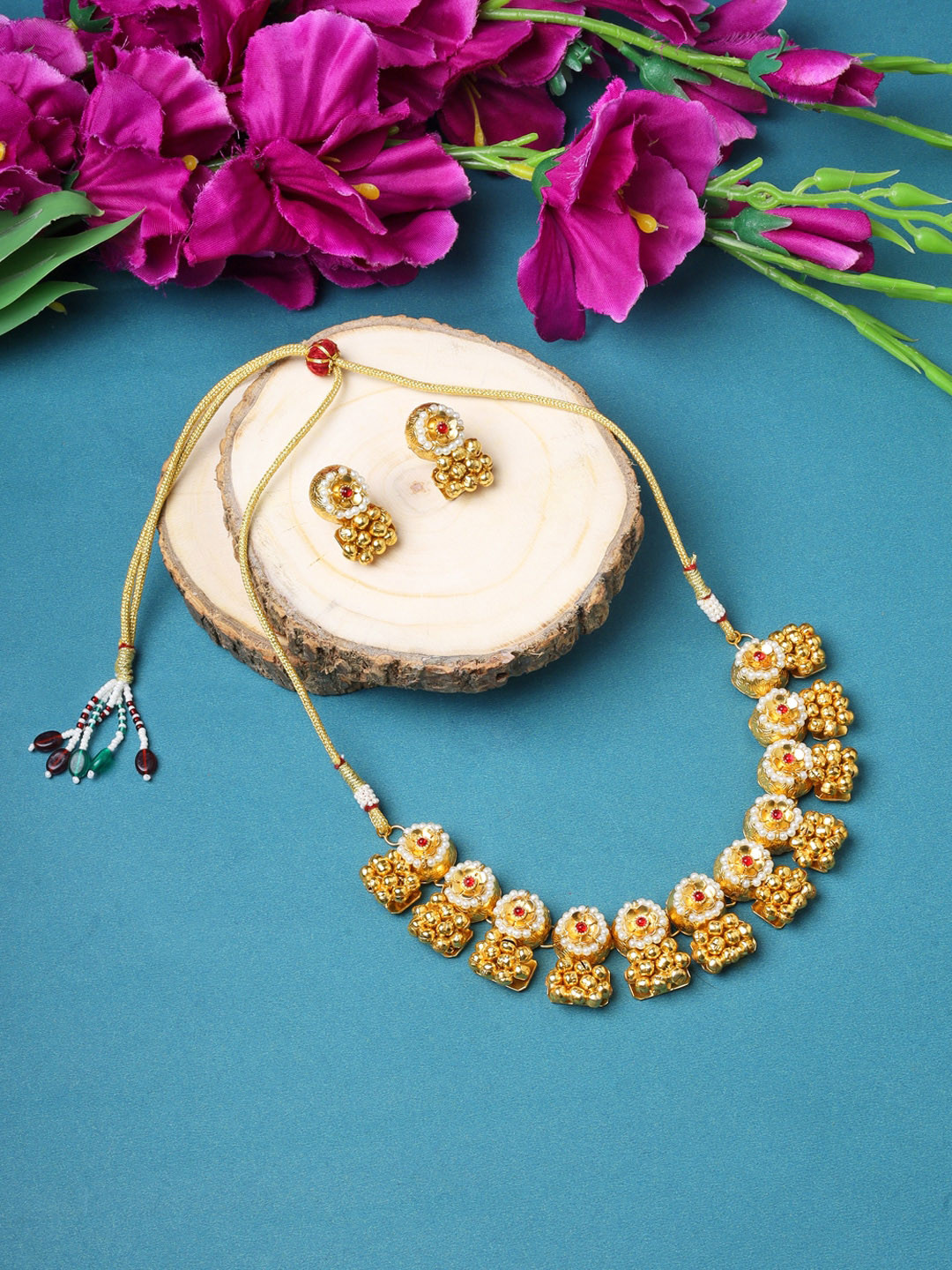

Runjhun Gold-Plated Kundan Studded & Beaded Jewellery Set