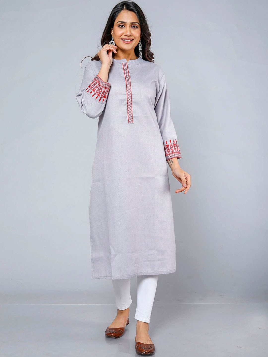 

Jevi Prints Ethnic Motifs Embroidered Thread Work Cotton Kurta, Grey