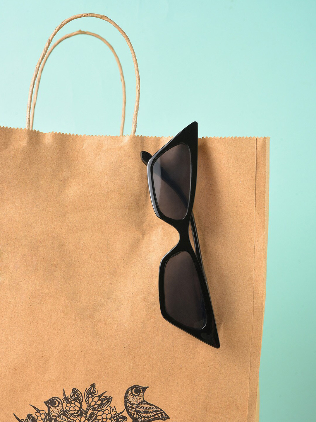 

HAUTE SAUCE by Campus Sutra Women Cateye Sunglasses with UV Protected Lens SUM23_HSSG1145, Black