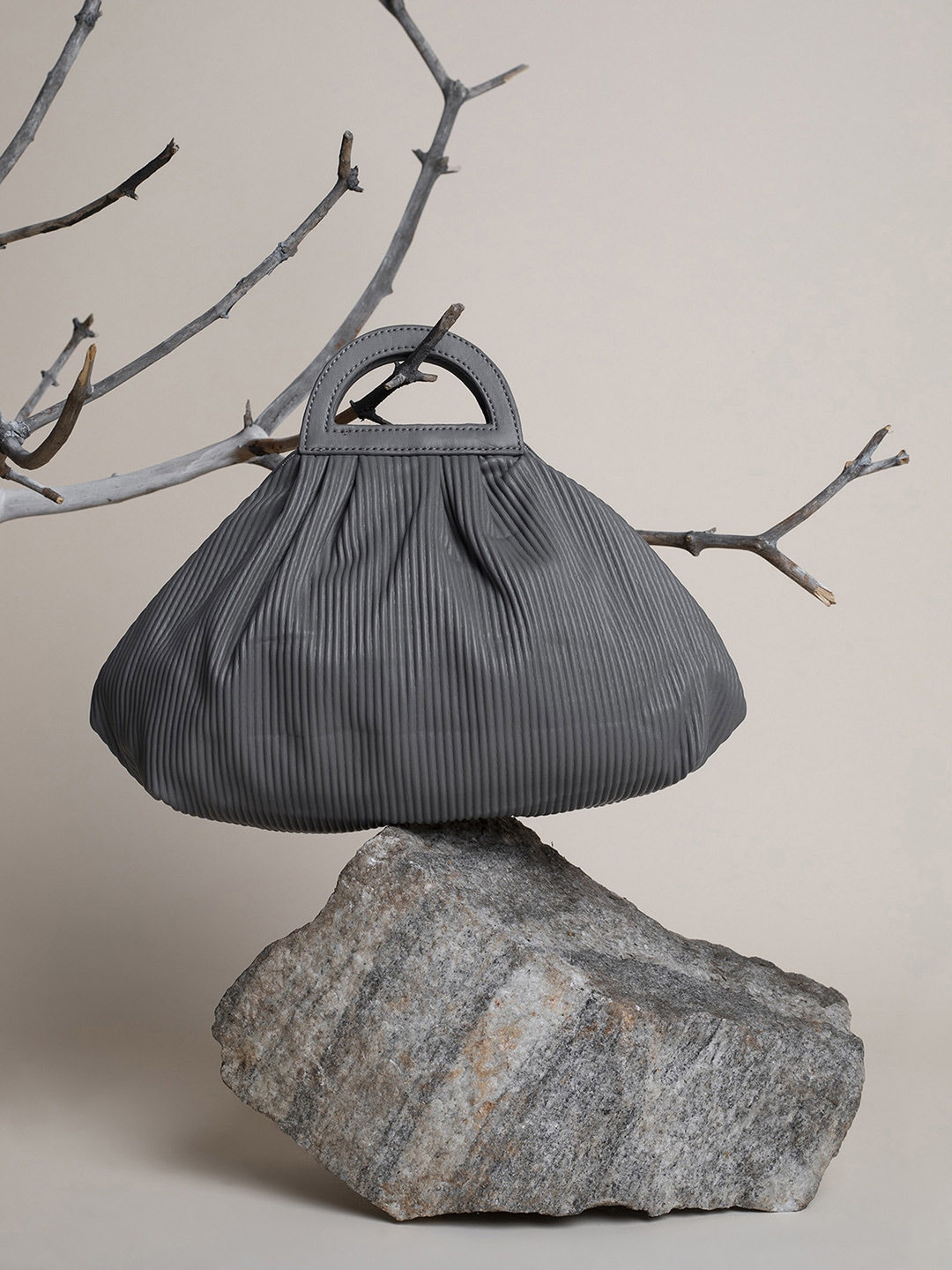 

HAUTE SAUCE by Campus Sutra Textured Structured Handheld Bag, Grey