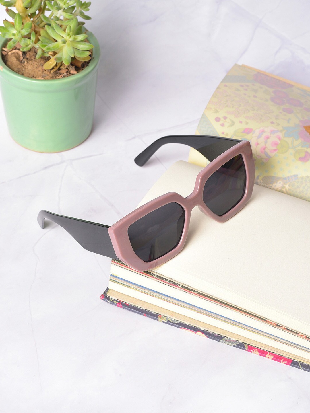 

HAUTE SAUCE by Campus Sutra Women Wayfarer Sunglass with UV Protected Lens SUM23_HSSG1142, Brown