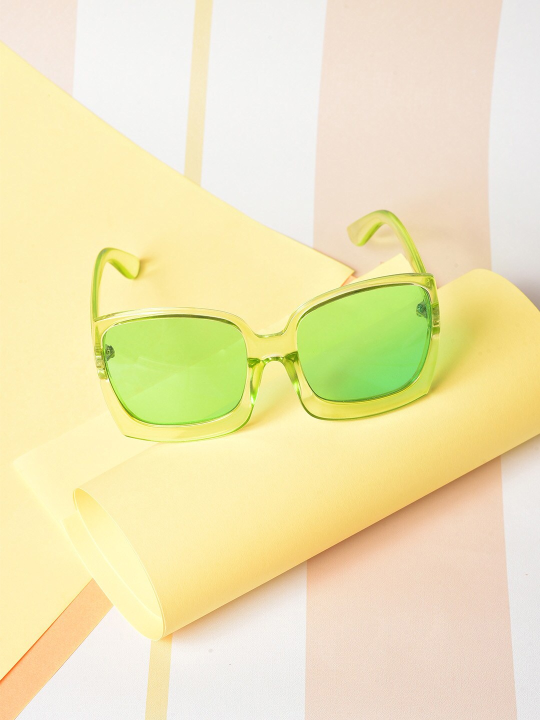 

HAUTE SAUCE by Campus Sutra Women Oversized Sunglasses SUM23_HSSG1167, Green