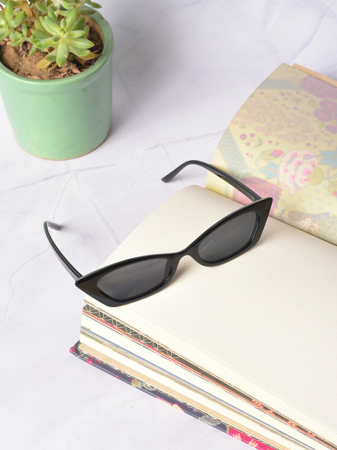 

HAUTE SAUCE by Campus Sutra Women Cateye Sunglasses with UV Protected Lens SUM23_HSSG1058, Black