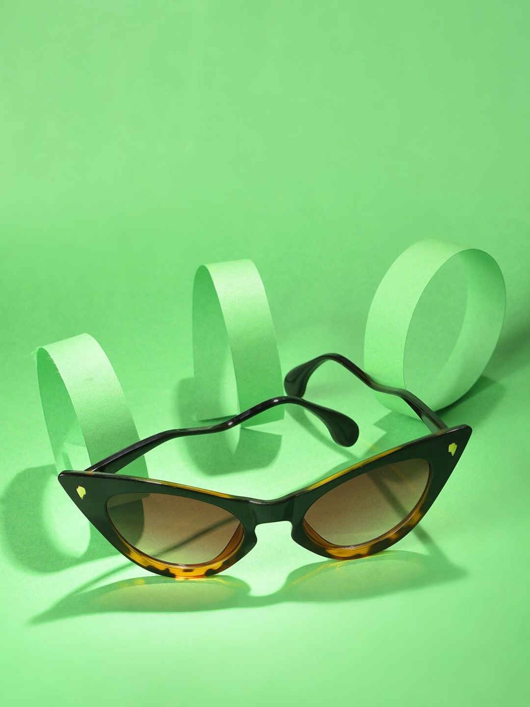 

HAUTE SAUCE by Campus Sutra Women Cateye Sunglasses with UV Protected Lens SUM23_HSSG1049, Brown