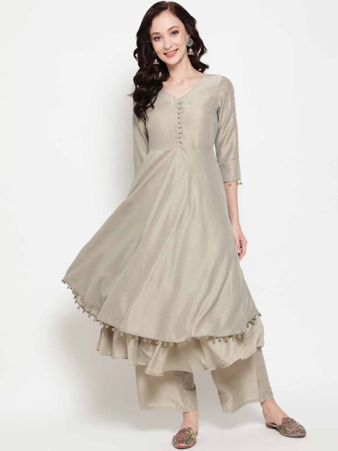 

antaran Women V-Neck Layered Kurta with Palazzos, Grey