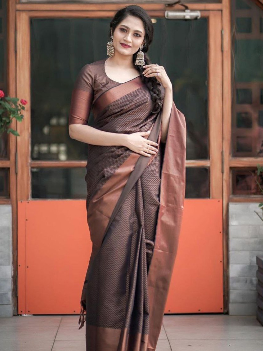 

Wuxi Geometric Woven Design Zari Pure Silk Banarasi Saree, Brown