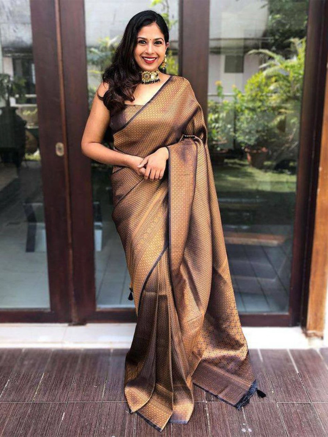 

Wuxi Woven Design Zari Pure Silk Banarasi Saree, Black