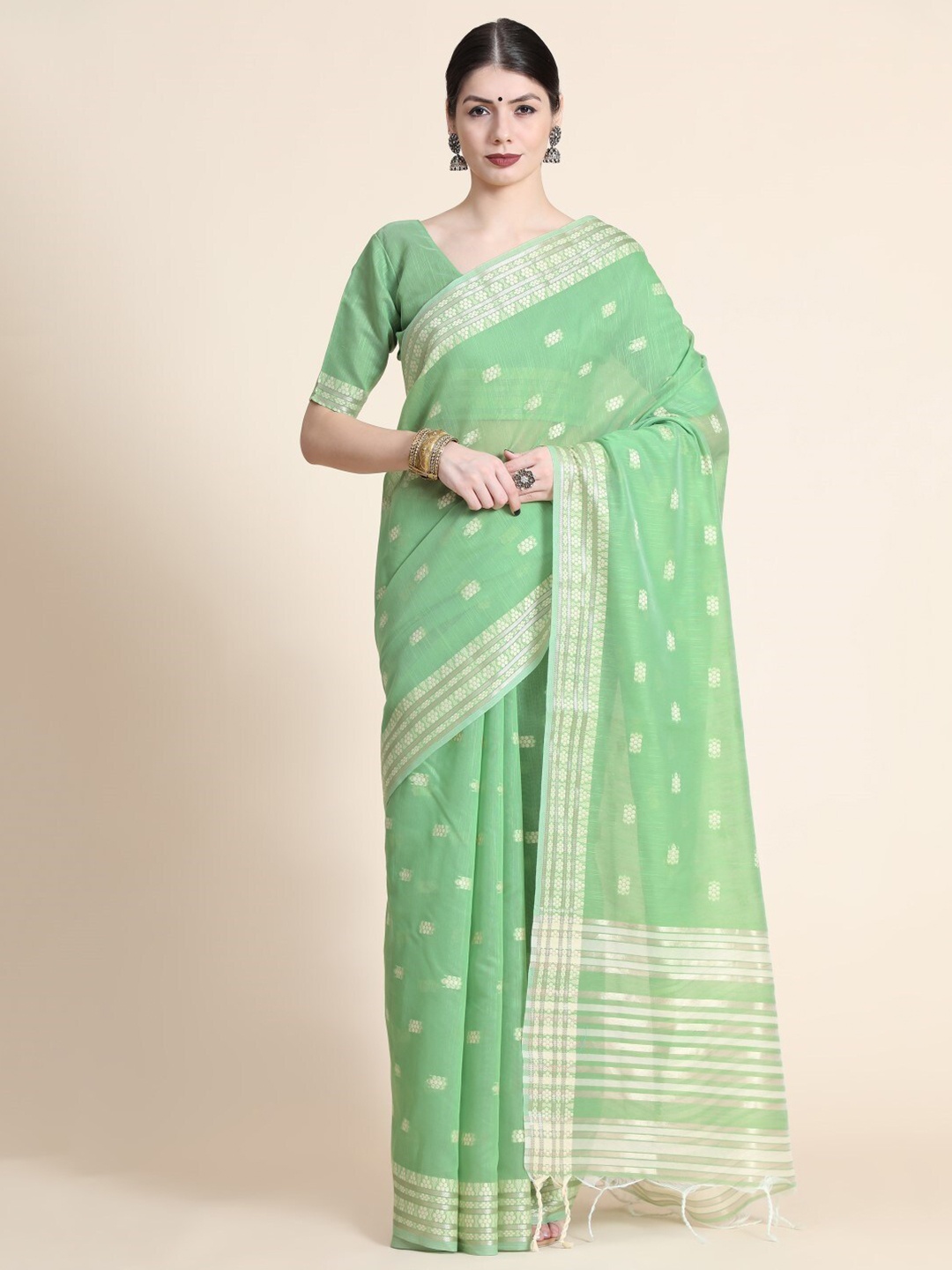 

VISHNU WEAVES Ethnic Motif Chikankari Pure Cotton Saree, Green