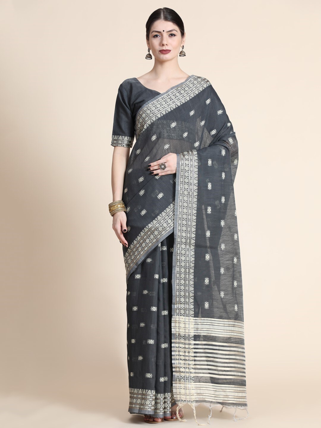 

VISHNU WEAVES Ethnic Motif Chikankari Pure Cotton Saree, Charcoal