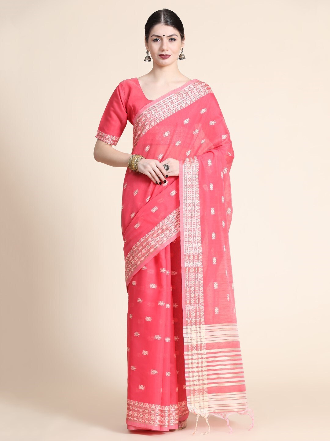 

VISHNU WEAVES Ethnic Motif Chikankari Pure Cotton Saree, Red