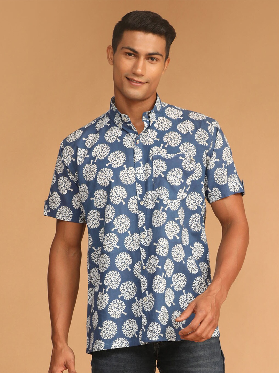 

VASTRAMAY Men Premium Floral Printed Sustainable Casual Cotton Shirt, Blue