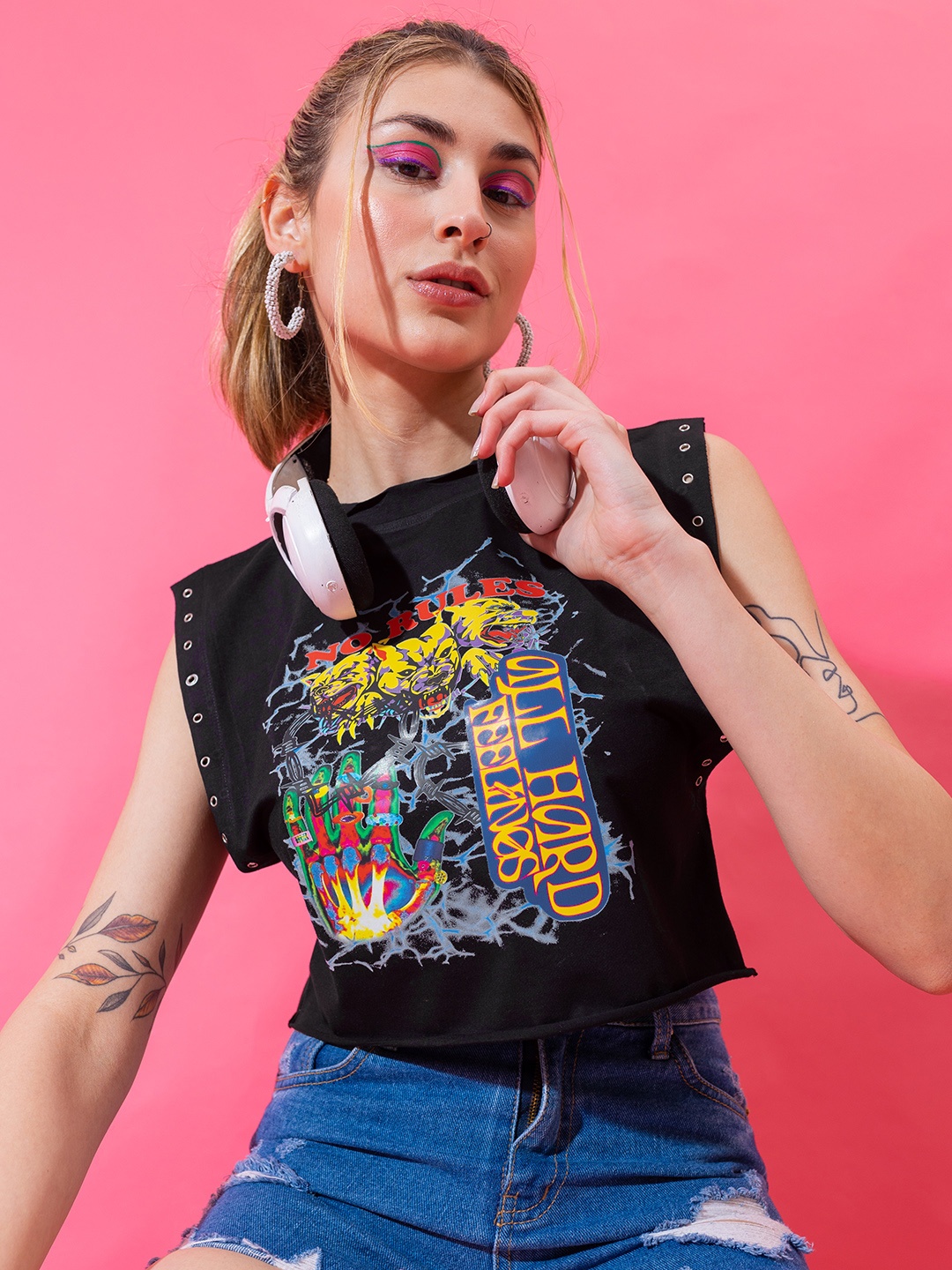 

Stylecast X Hersheinbox Conversational Print Extended Sleeves Crop Top, Black