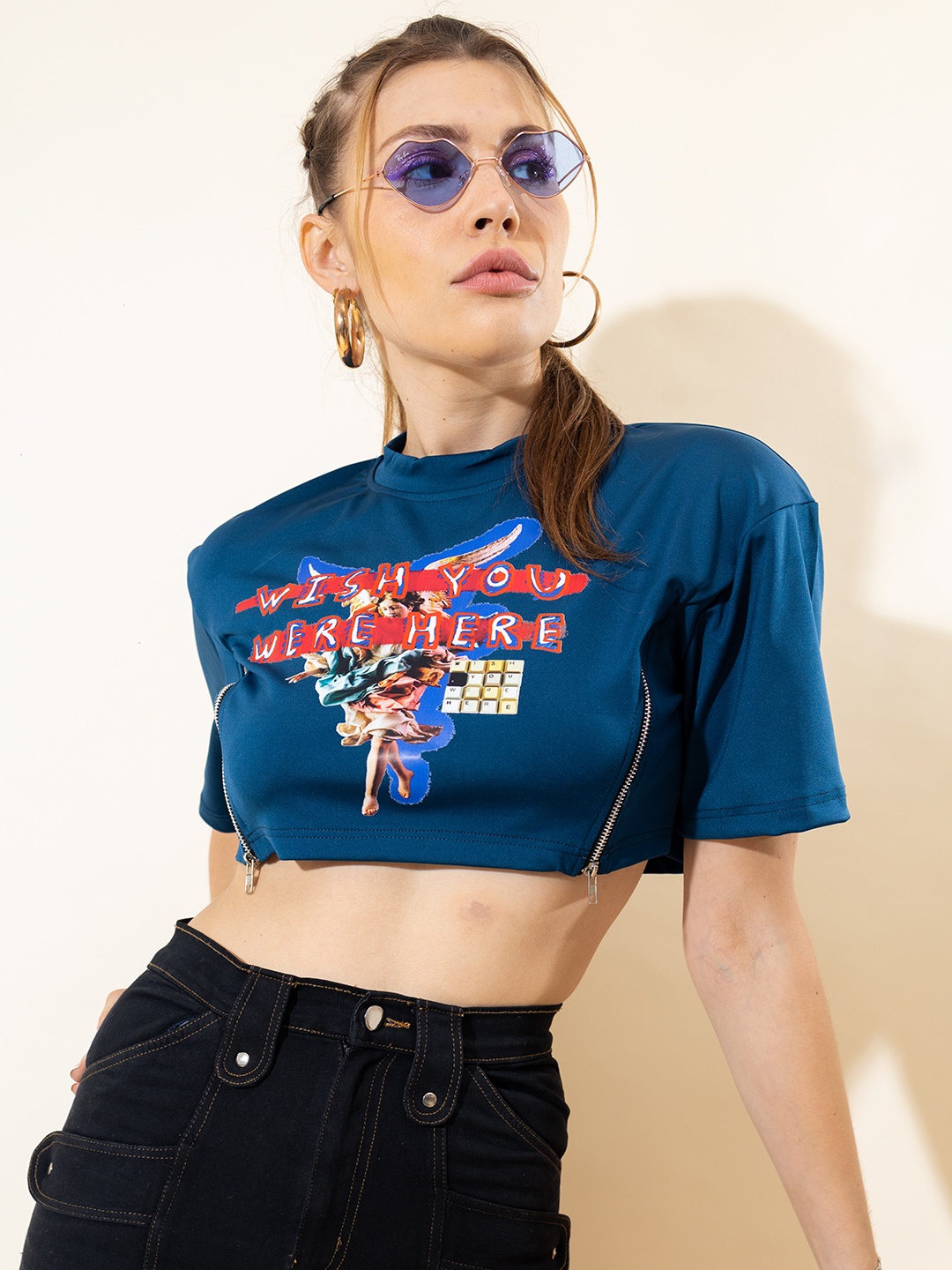 

Stylecast X Hersheinbox Pink Floyd Printed Drop-Shoulder Sleeves Cotton Crop T-shirt, Blue