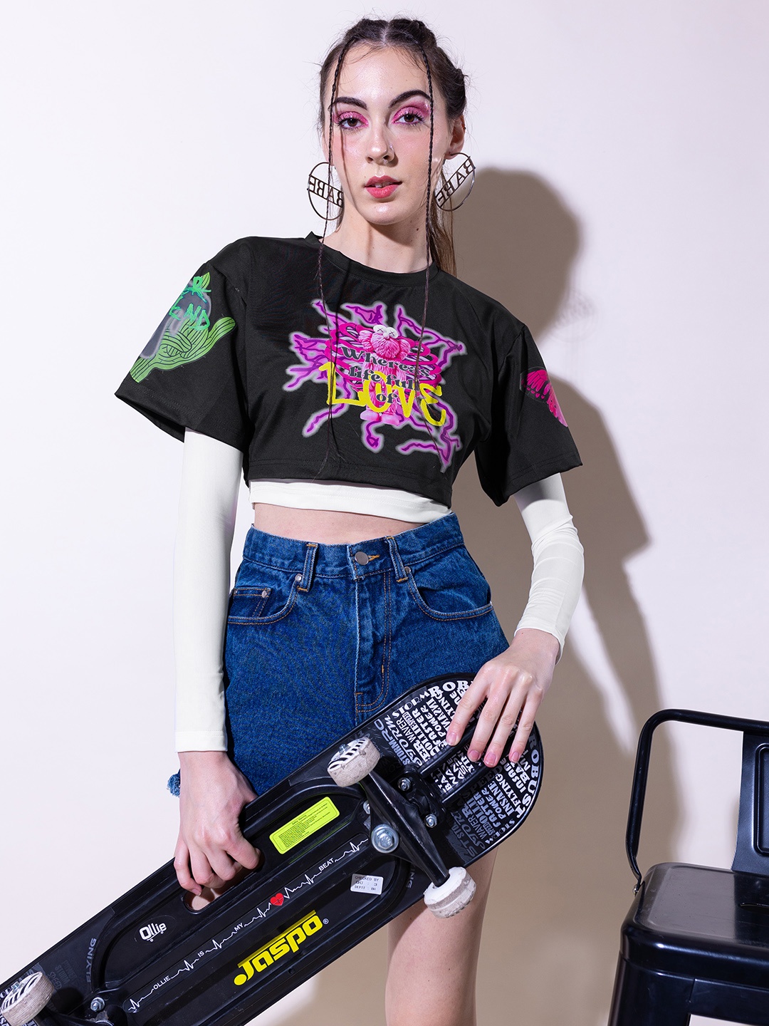 

Stylecast X Hersheinbox Printed Drop-Shoulder Sleeves Crop T-shirt & Inner, Black
