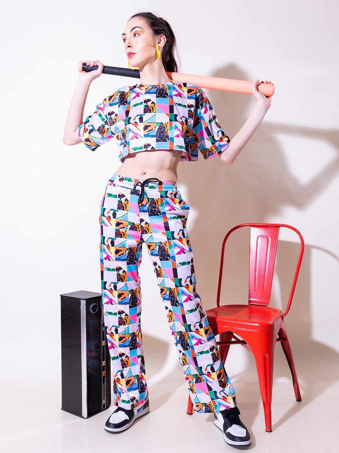 

Stylecast X Hersheinbox Women Printed Crop T-shirt With Trousers Co-Ords Set, Multi