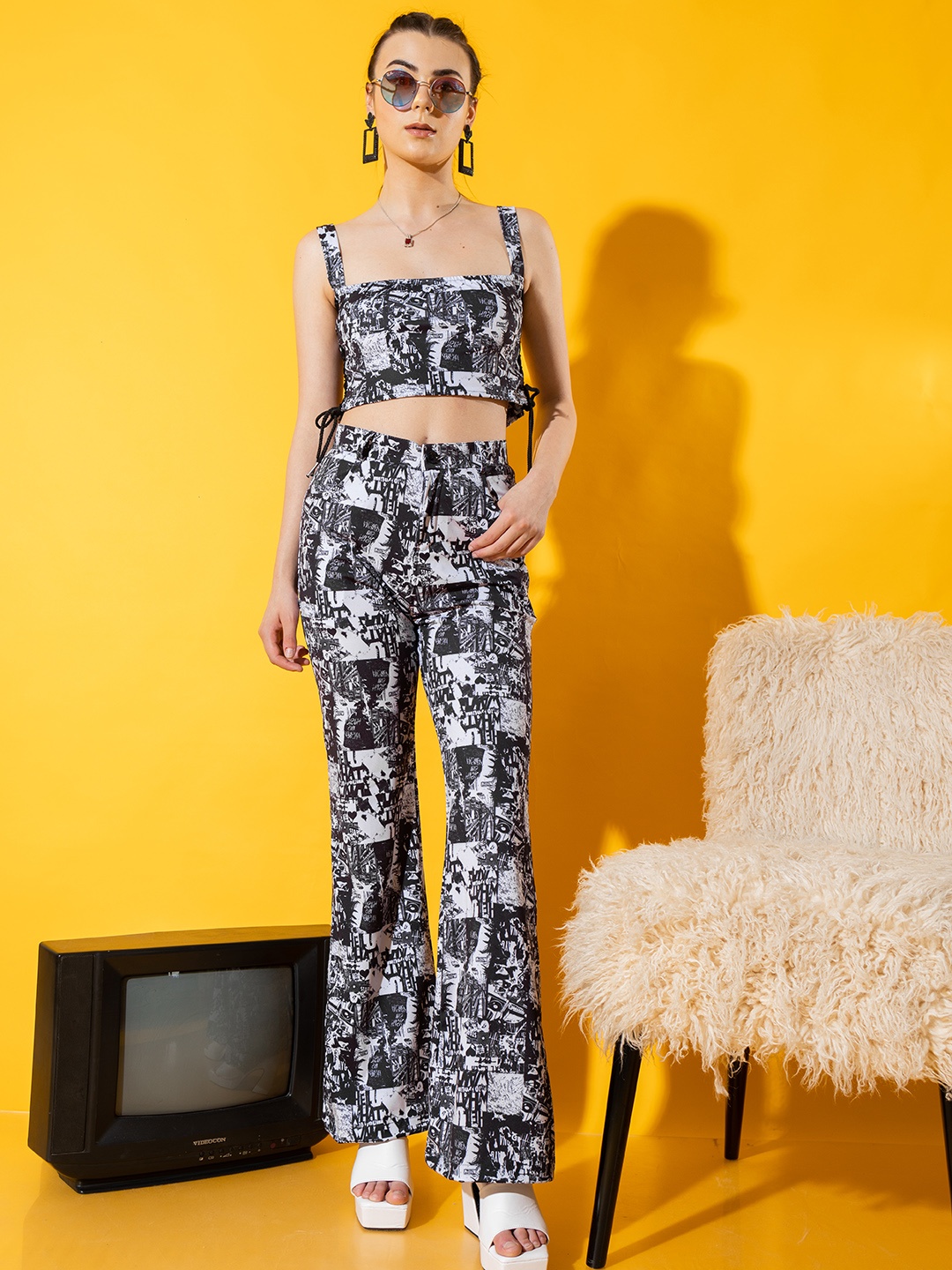 

Stylecast X Hersheinbox Women Printed Crop Top With Trousers Co-Ords Set, Black