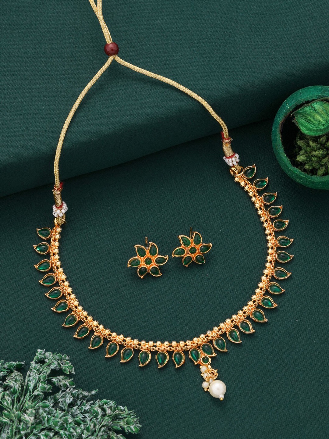 

Vita Bella Gold-Plated Stone-Studded & Pearl Beaded Jewellery Set, Green