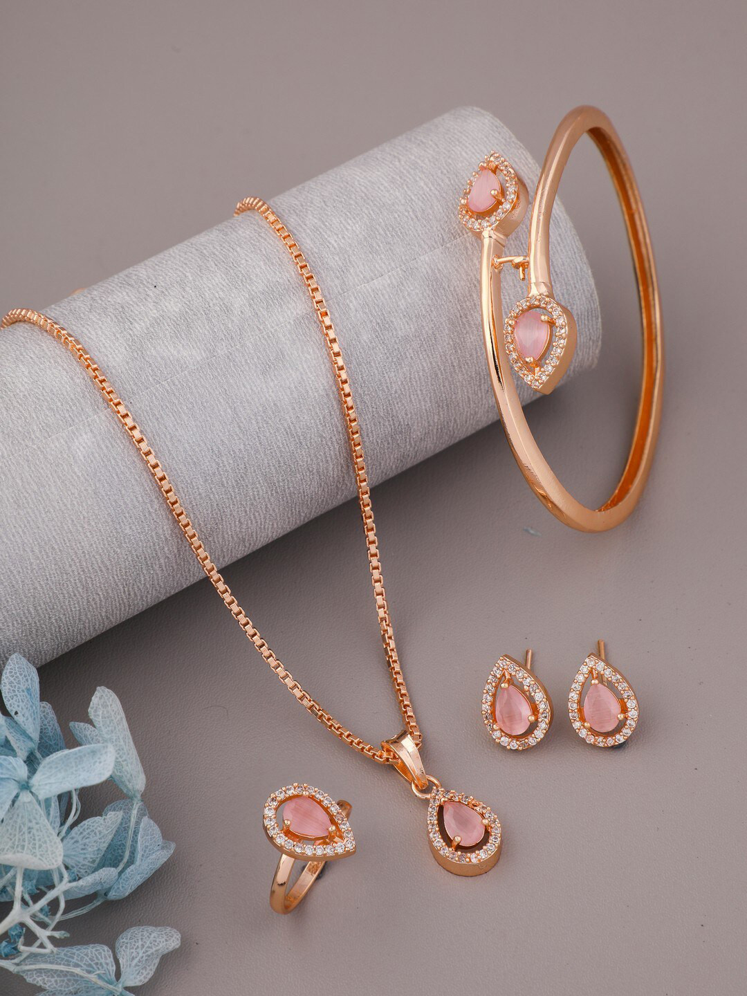 

Vita Bella Rose Gold-Plated Stone Studded Alloy Jewellery Set