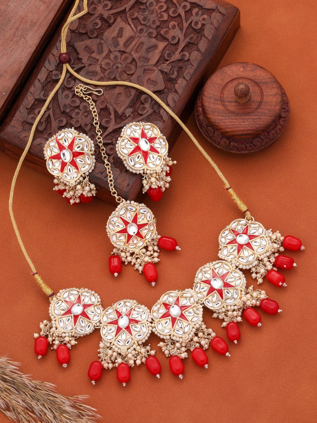 

Vita Bella Gold-Plated Kundan Studded & Beaded Alloy Jewellery Set, Red