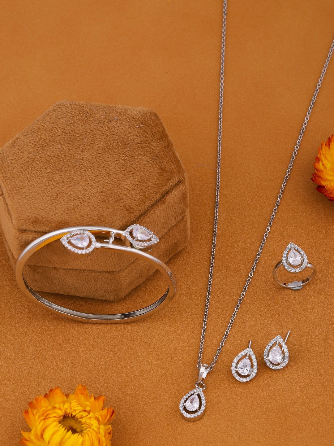 

Vita Bella Silver-Plated Stone Studded Alloy Jewellery Set