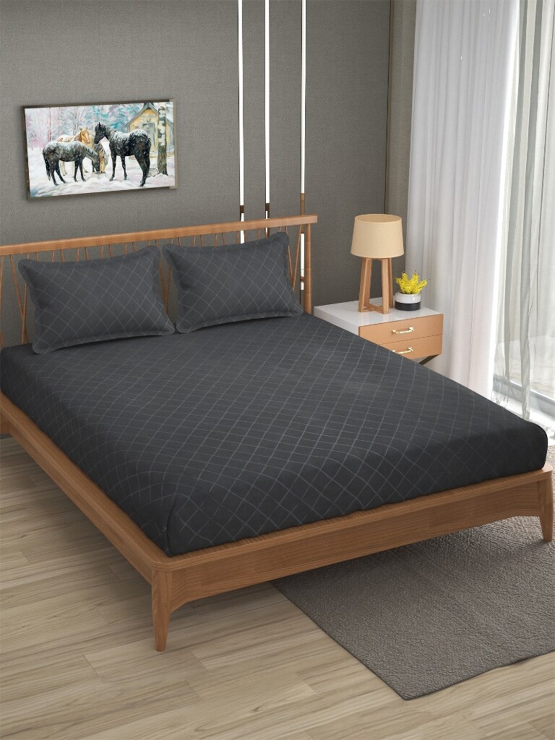 

ATRAENTA Charcoal Geometric 210 TC Fitted Queen Bedsheet with 2 Pillow Covers