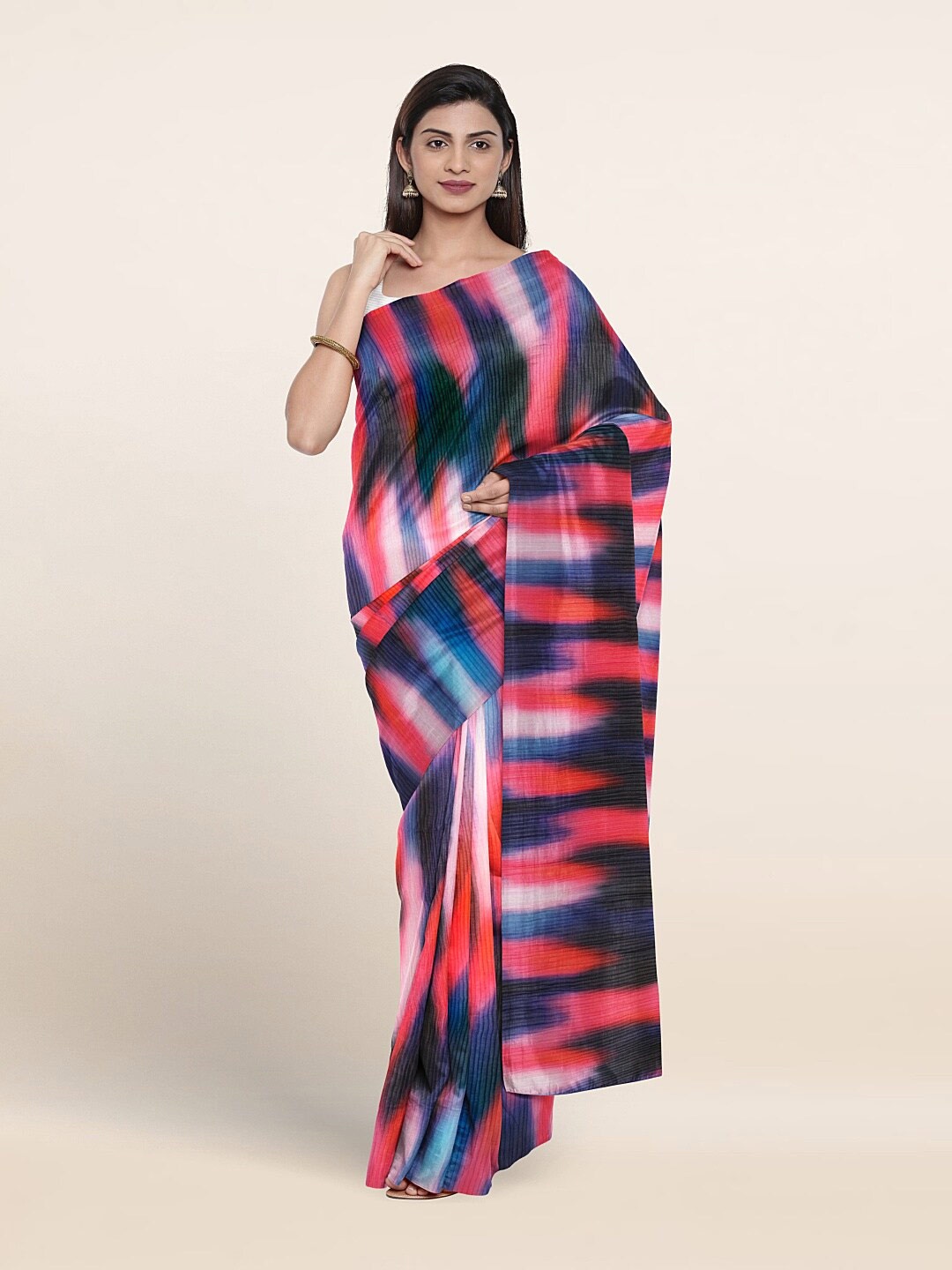 

Pothys Abstract Printed Poly Georgette Saree, Blue