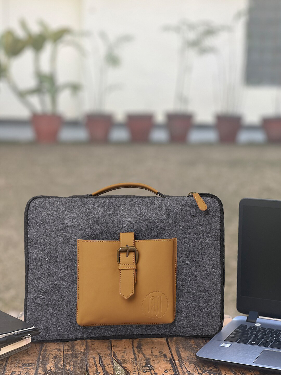 

Mona B Adults Padded Laptop Bag, Grey