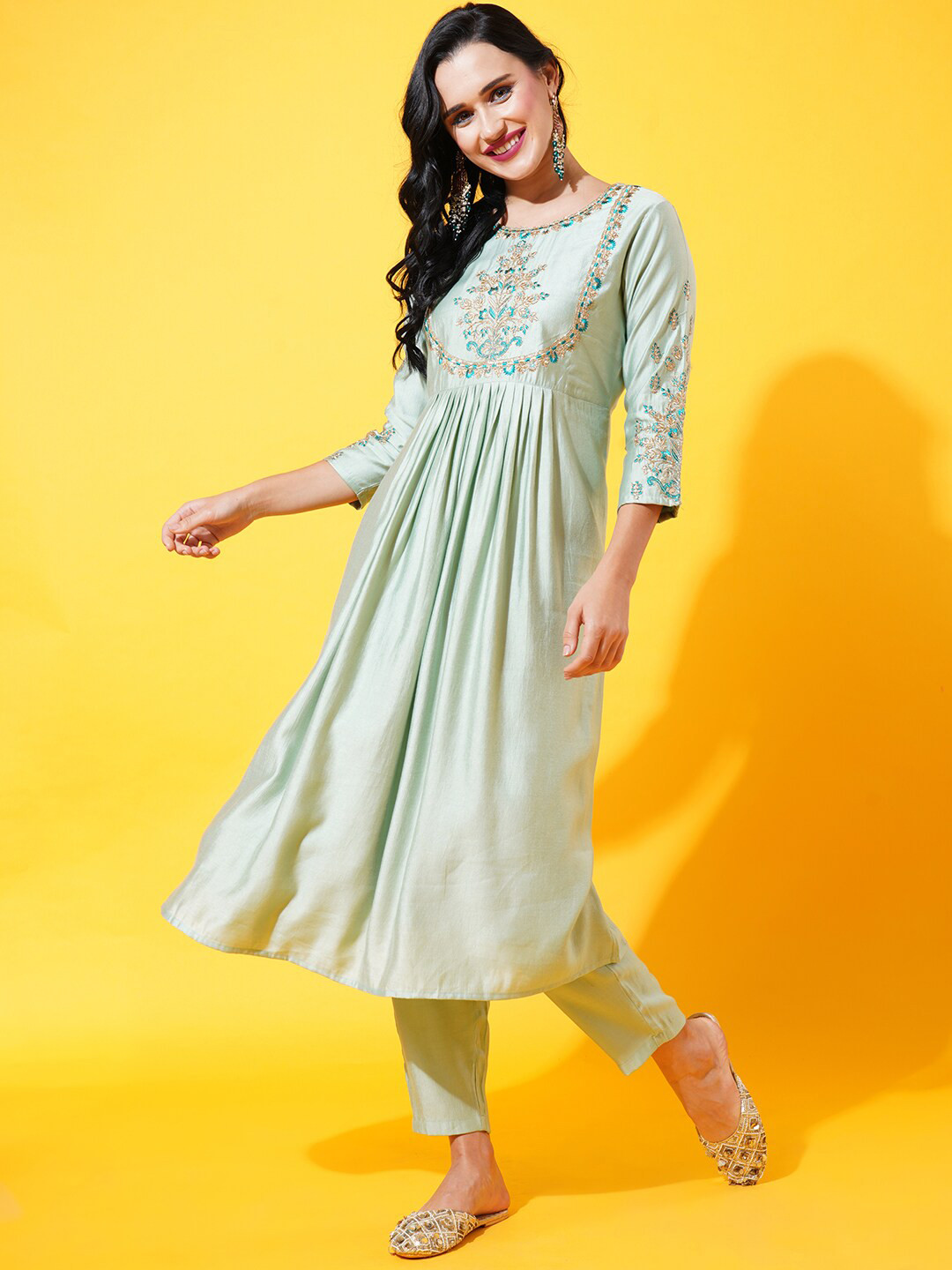 

HEEPOSH Women Embroidered Empire Kurta with Trousers & Dupatta, Green