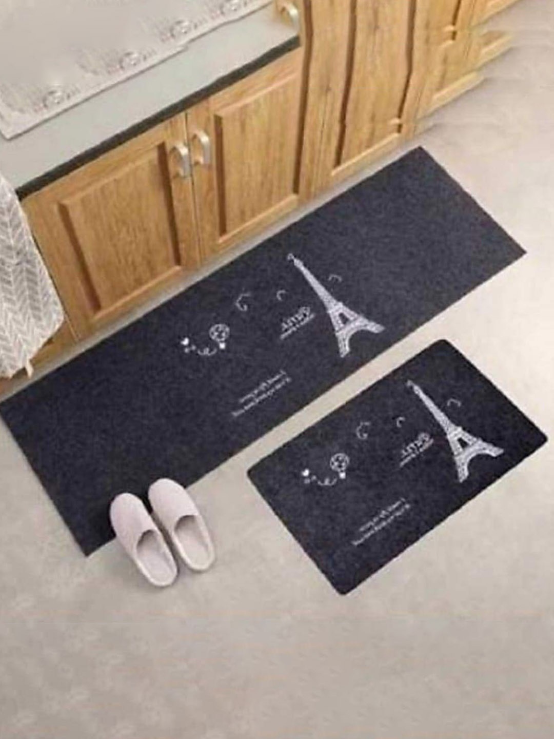 

Bajo's Black & White 2 Pcs Digital Printed Anti-Skid Kitchen Mats