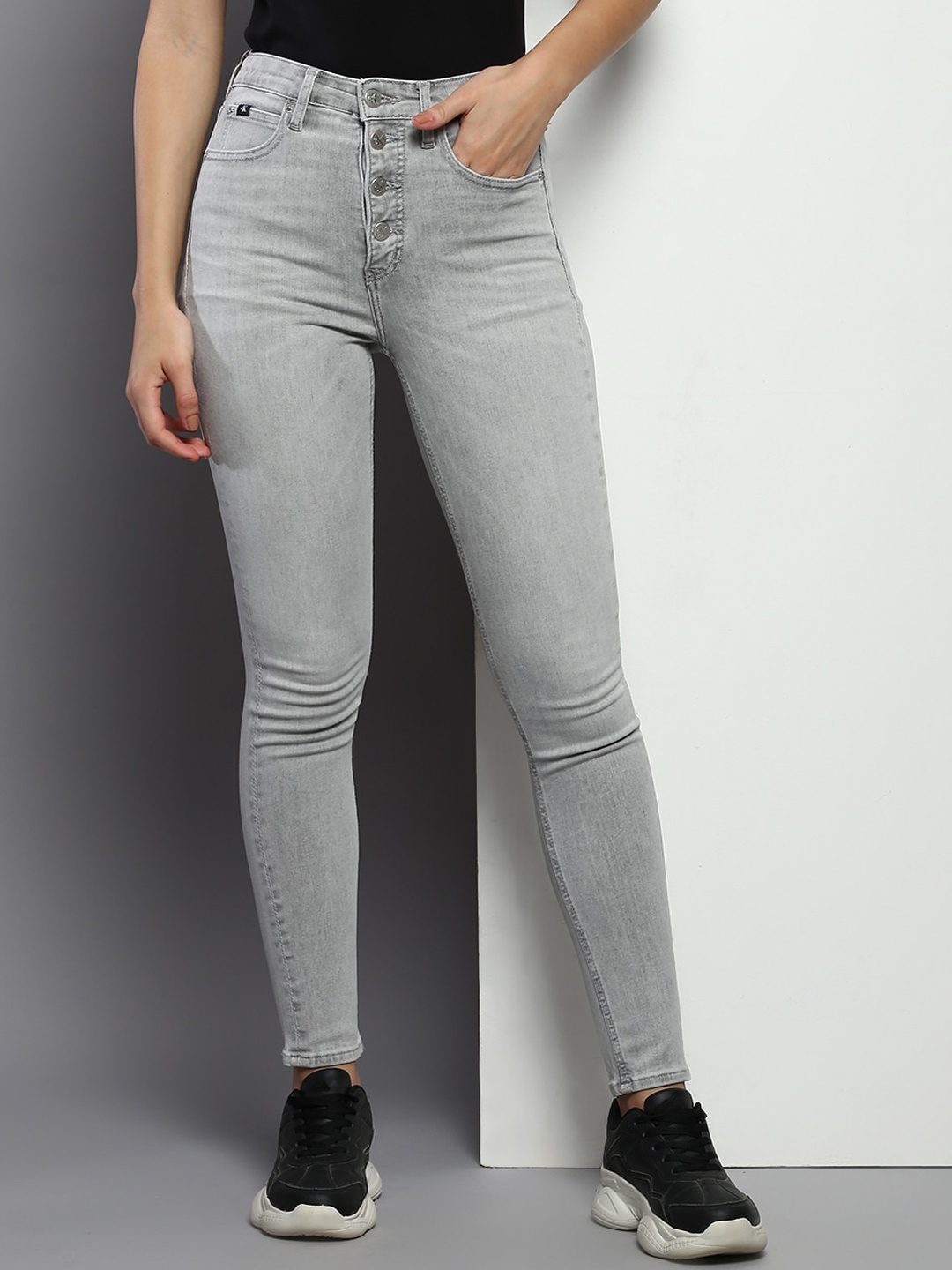 

Calvin Klein Jeans Women Skinny Fit High-Rise Stretchable Jeans, Grey