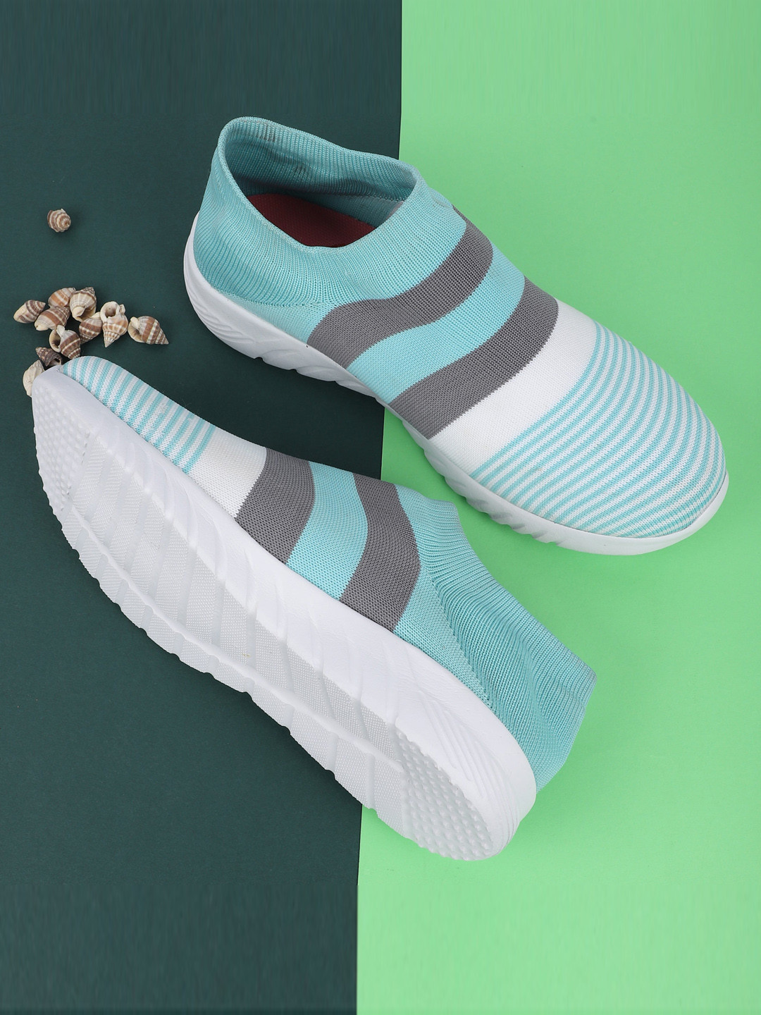 

TPENT Women Striped Round Toe Moisture Wicking Light Weight Slip-On Sneakers, Blue