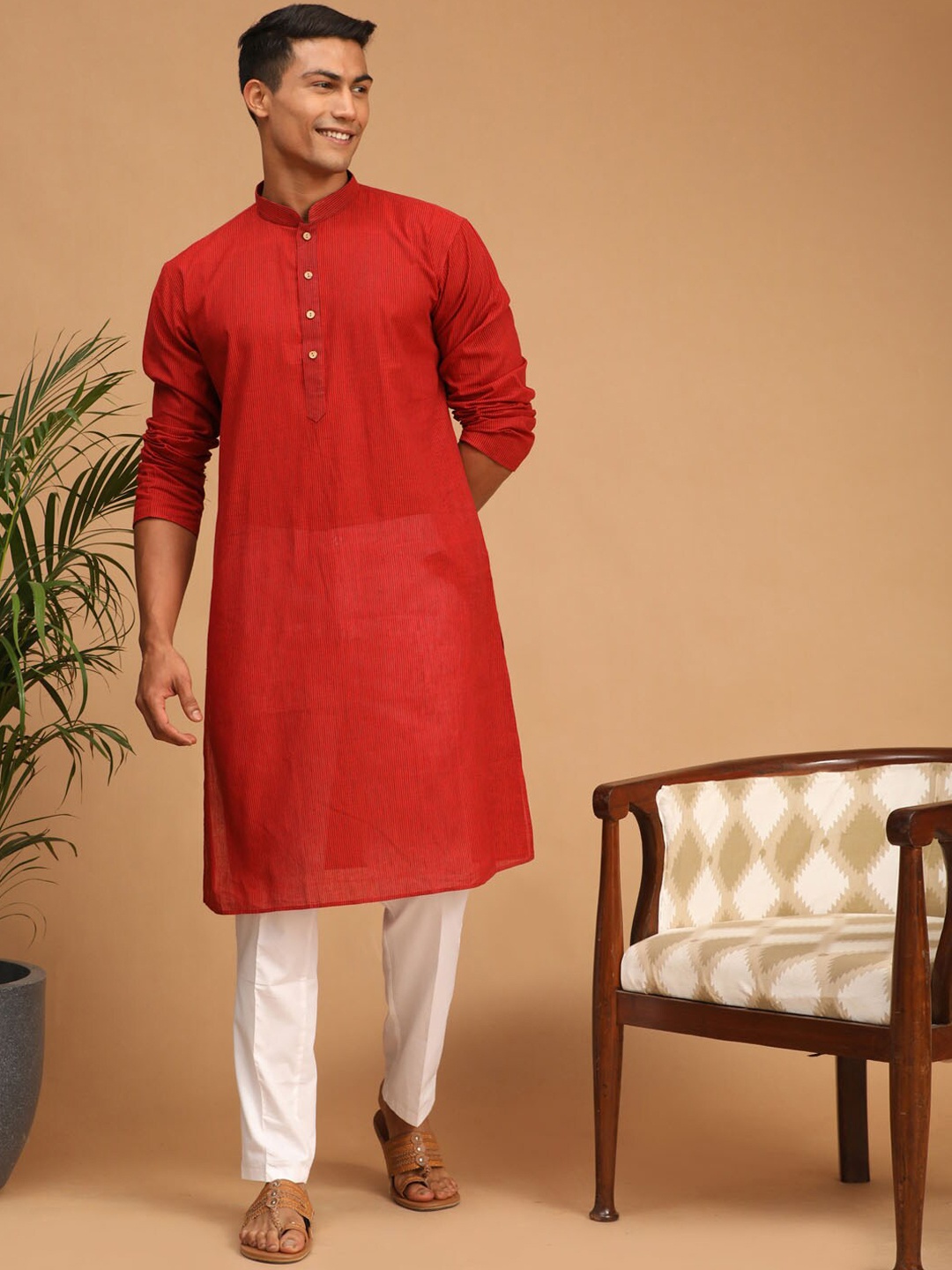 

VASTRAMAY Striped Pure Cotton Sustainable Kurta with Pyjamas, Maroon