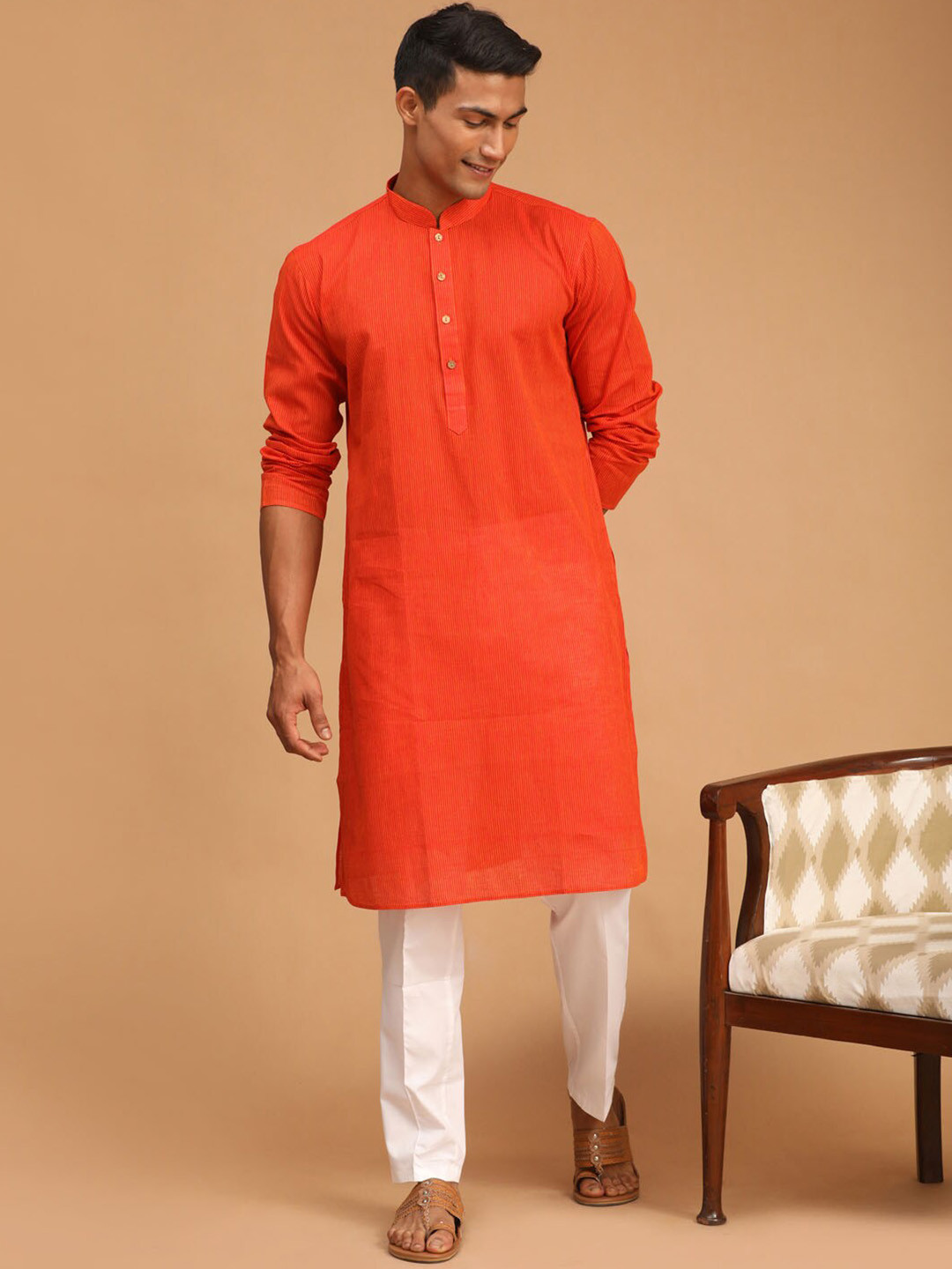 

SHVAAS by VASTRAMAY Men Red Striped Pure Cotton Sustainable Kurta with Pyjamas