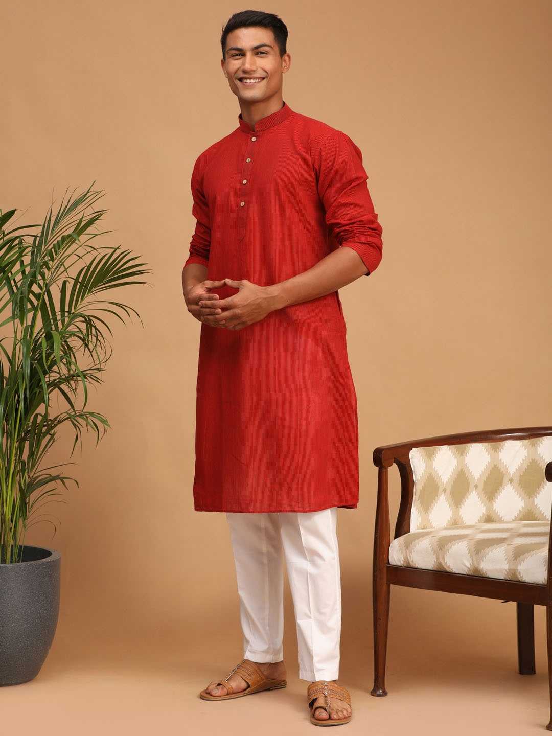 

VASTRAMAY Men Maroon Striped Pure Cotton Kurta with Pyjamas