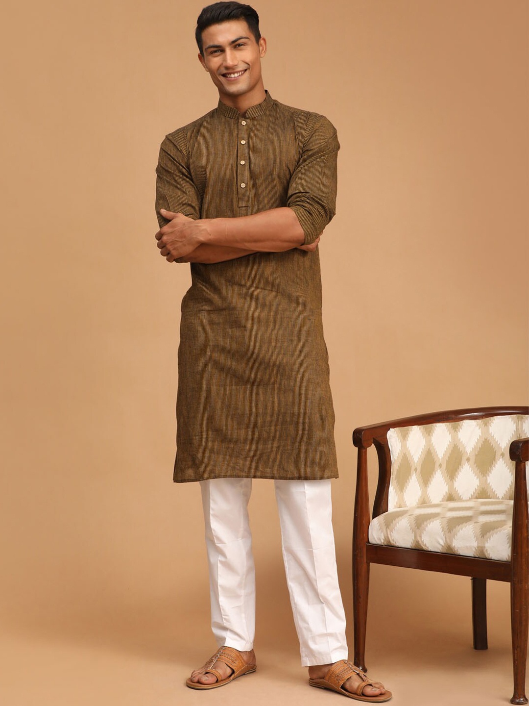 

SHVAAS by VASTRAMAY Striped Pure Cotton Kurta with Pyjamas, Coffee brown