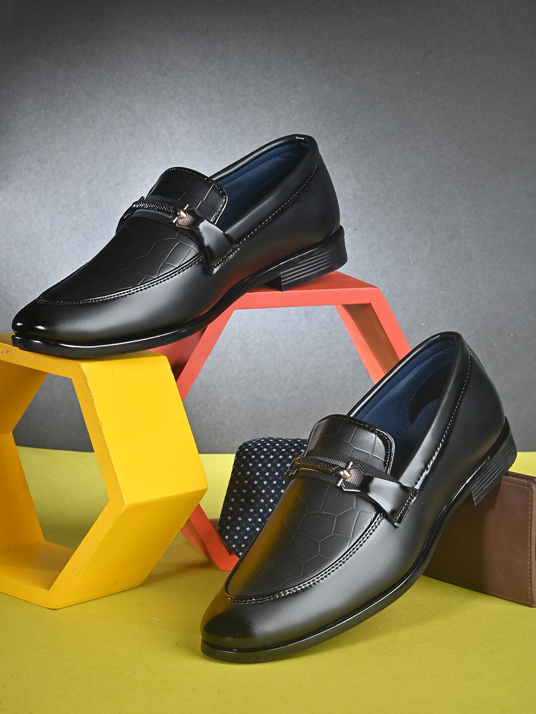 

Fentacia Men Textured Round Toe Formal Slip-on Shoes, Black