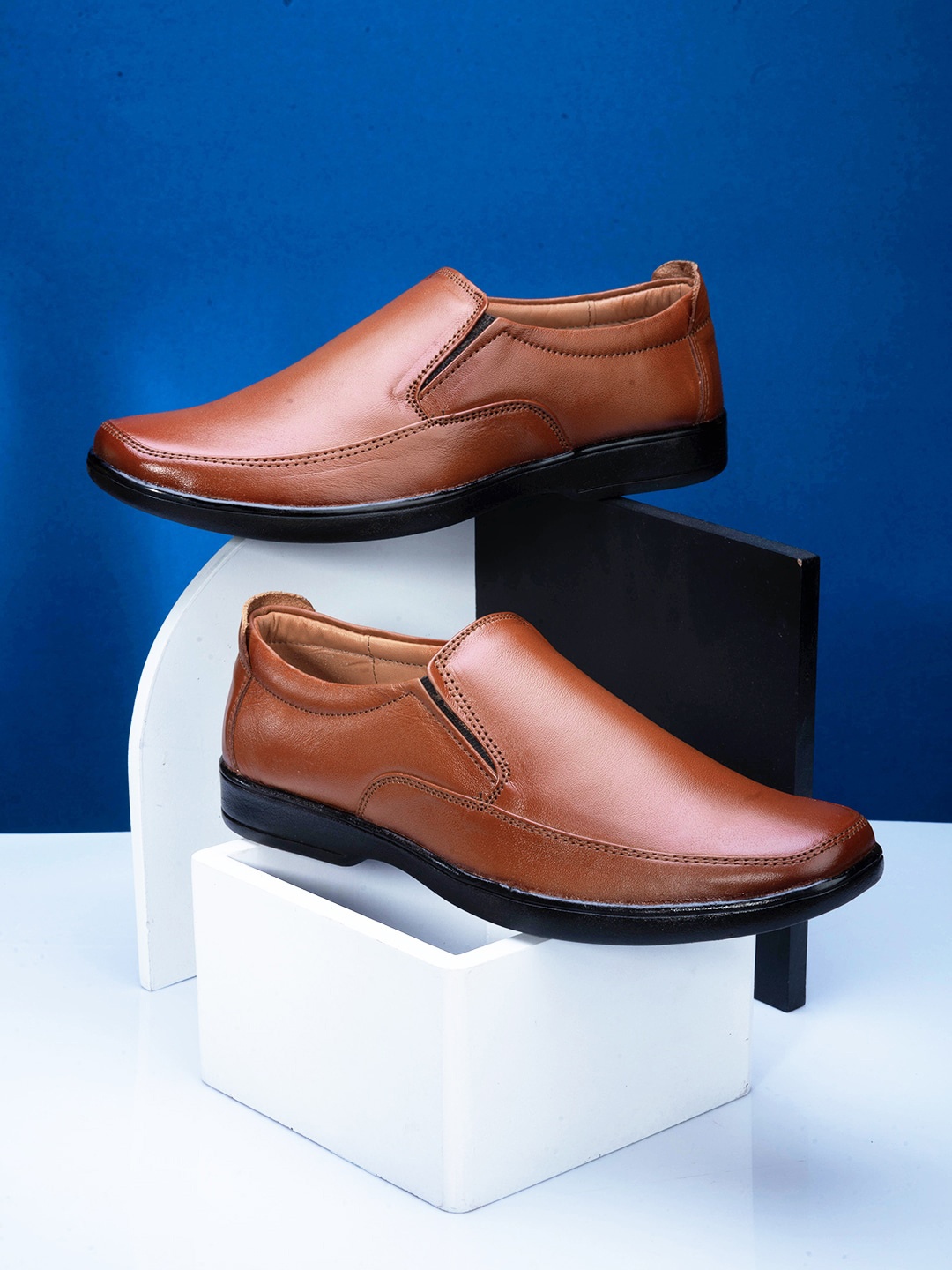 

birgos Men Leather Formal Loafers, Tan