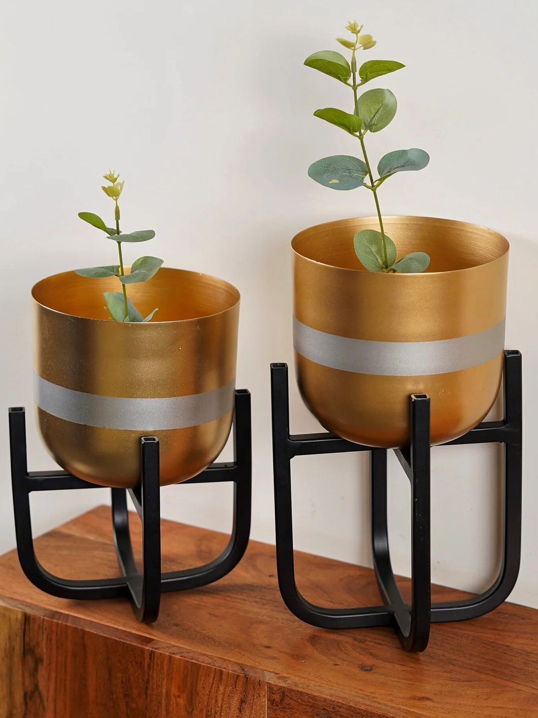 

THE ARTMENT Gold-Toned & Black Radiant Reflection Metal Planter With Stand